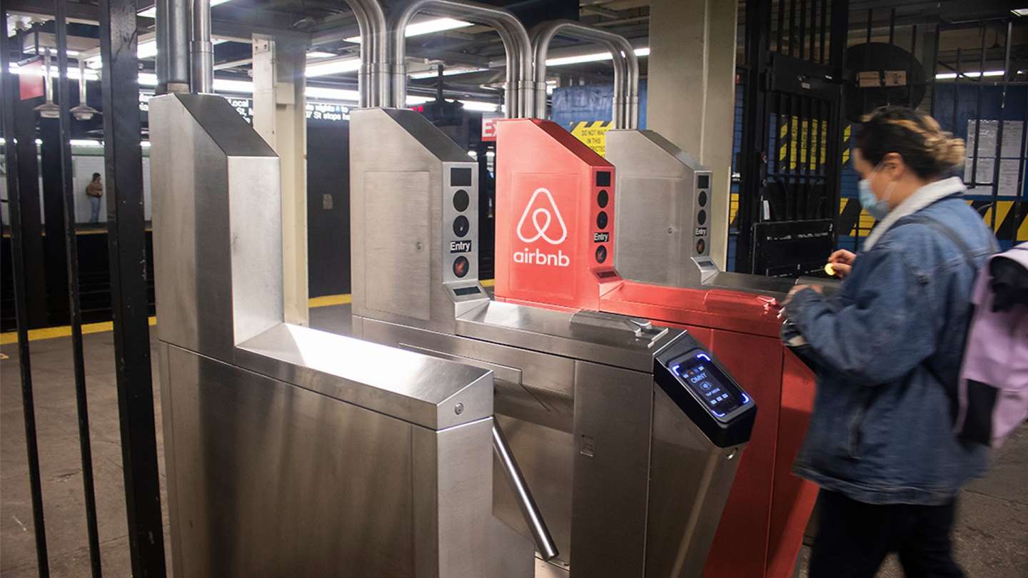 AIRBNB: The New York Subway Experience