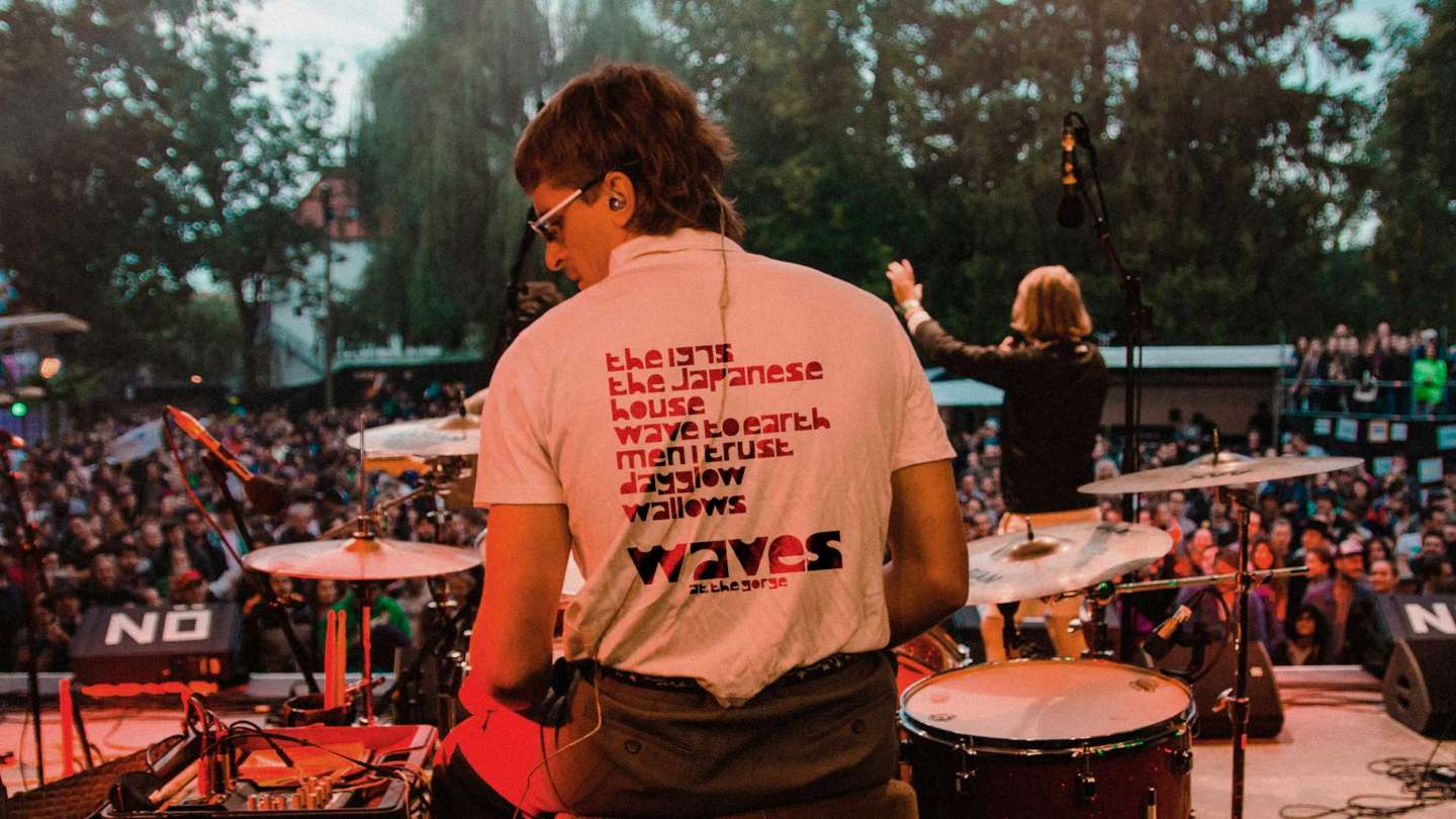 Waves at the Gorge